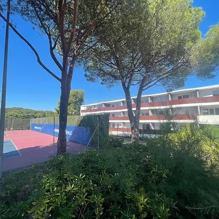 Studio 105, Tennis Wellness * آجد