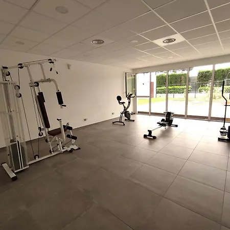 Studio 105, Tennis Wellness * آجد